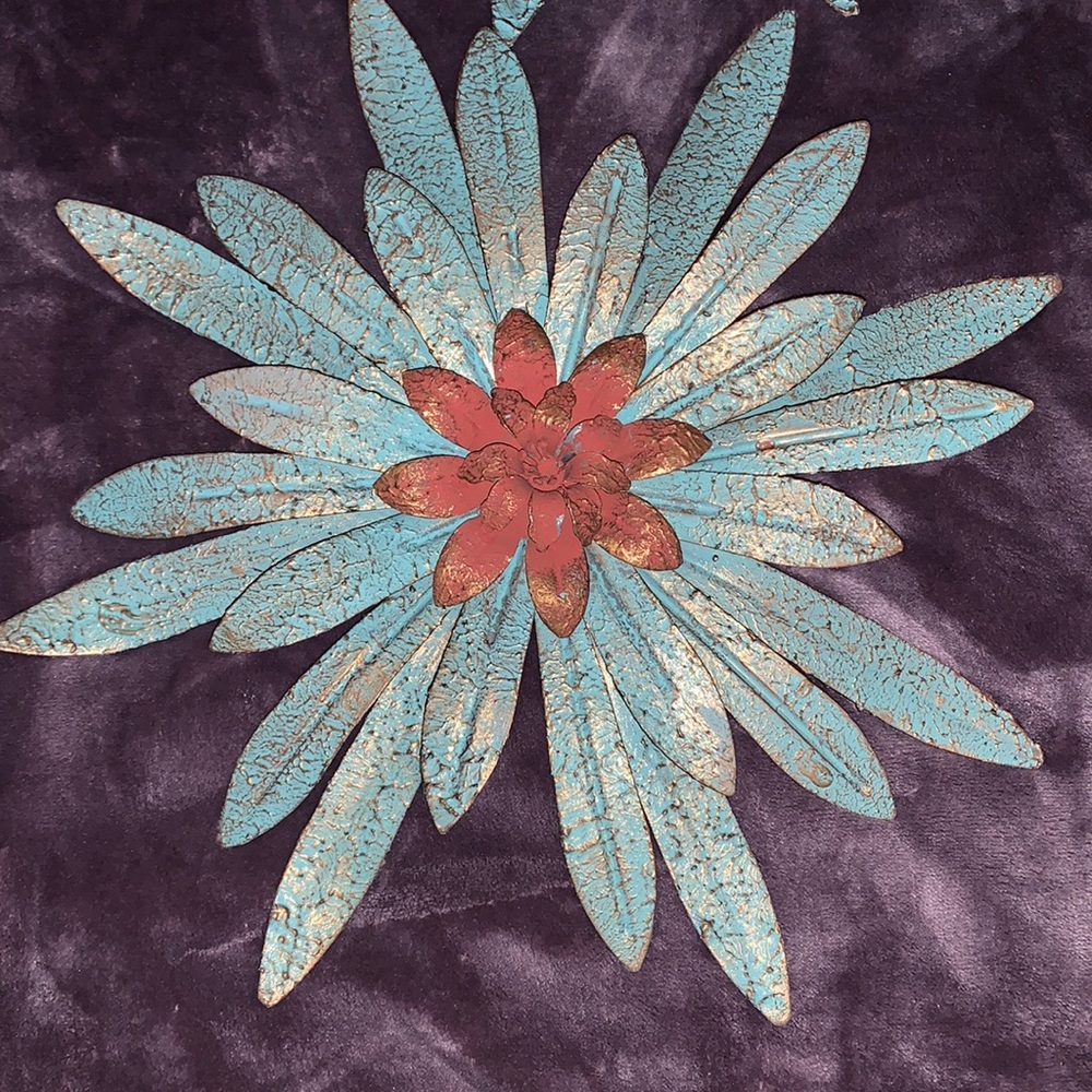Pretty flower wall decor